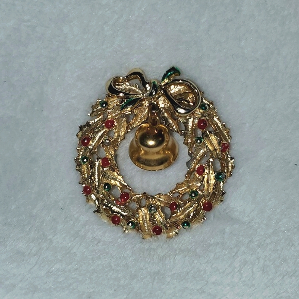 Vintage Christmas Wreath Brooch